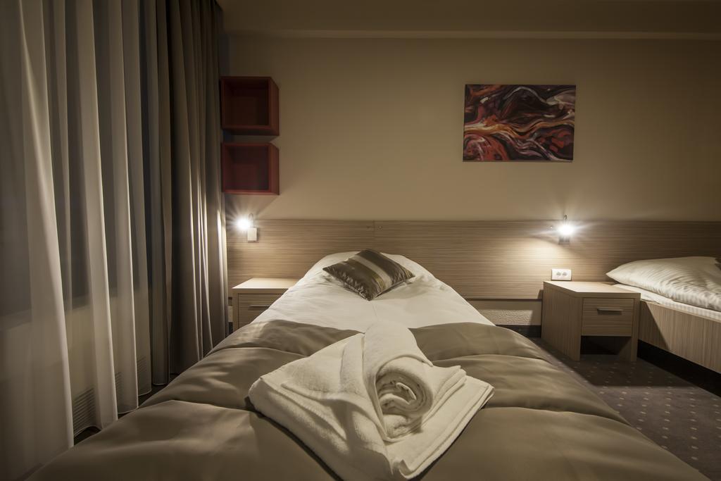Drina Hotel Bijeljina Esterno foto
